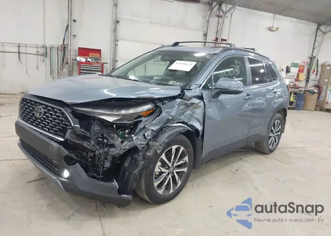 2024 Toyota Corolla Cross Xle z USA, uszkodzony, nr VIN 7MUDAABG4RV119068